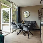 Zoo Apartment